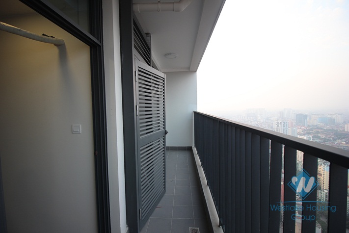 Unfurnished three bedrooms apartment for rent in Discovery building, Cau Giay district, Ha Noi